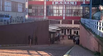 Hastane acilinde oksijen tüpü patladı: 1'i hemşire, 2 yaralı