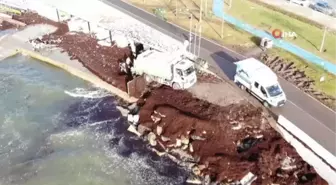 Caddebostan Sahilini yine kaplayan kırmızı yosunlar havadan görüntülendi