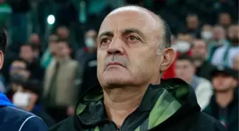 Bursaspor'da Özcan Bizati ile yollar ayrıldı