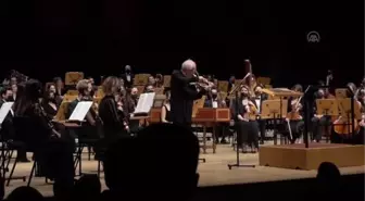 Efsane müzisyen Gidon Kremer, Cem Mansur ile CRR'de sahne aldı