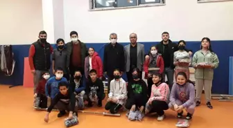 Halter sporcularına destekler devam ediyor