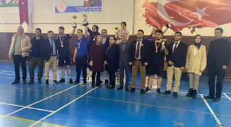 Yurtlar arası tenis turnuvası heyecanı