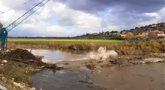 Son dakika haberleri... BALIK ÖLÜMLERİNİN YAŞANDIĞI MENDERES NEHRİ MOLOZLARDAN TEMİZLENDİ