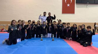 Minik ve Yıldız Tekvandocularımız 11 madalya ile göz doldurdu