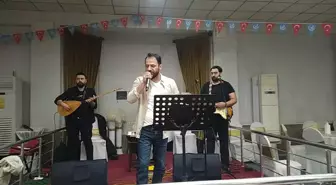 Kozan'da konserde Emin Demir ve Atilla Yılmaz sahne aldı