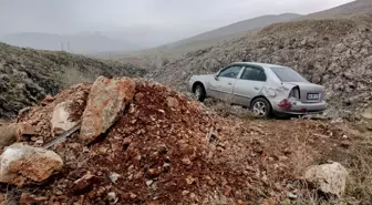 Malatya'da yoldan çıkan otomobilin sürücüsü yaralandı