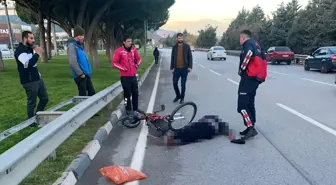 Manisa'da otomobilin çarptığı bisikletli yaşam mücadelesini kaybetti