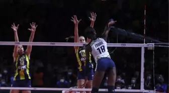 Fenerbahçe Opet, Imoco Volley'e 3-0 mağlup oldu