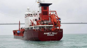İstanbul Boğazı'nda gemi trafiği, arızalanan tanker nedeniyle askıya alındı