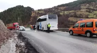 KASTAMONU - Yolcu otobüsü otomobille çarpıştı, 1 yaralı