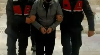 27 yıl hapisle aranan hükümlü, kitaplığıyla gizlediği odada yakalandı