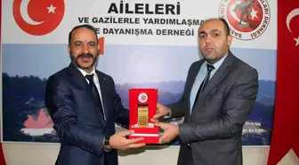 Şehit ailelerinden İHA ve TGRT Haber'e yılın en başarılı haberciliği ödülü verildi