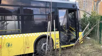 Ataşehir'de freni patlayan İETT otobüsü kaza yaptı