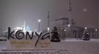 Konya'da kar yağışı sürüyor