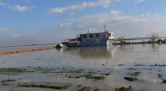 HATAY'DA ARAZİLER SU ALTINDA KALDI