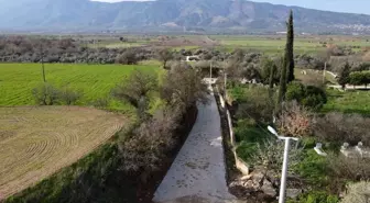 Nazilli Belediyesi Esenköy'de yolları yeniliyor