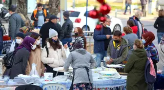 Sosyal medya fenomenleri Buca'nın Üretici Pazarını keşfetti