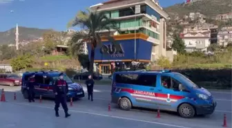 Alanya'da halk otobüsü şoförünü darbeden yabancı uyruklu şüpheli tutuklandı