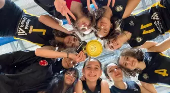 Belediye Kız Voleybol Takımı'nın başarısı