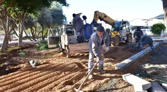 Kepez'de parkların bakım ve onarımı yapılıyor