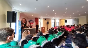 Samet Aybaba ve Ümit Karan, Ankara'da genç futbolcularla seminerde buluştu