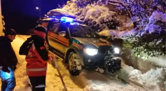 KARDA EVİNDE MAHSUR KALAN HASTAYI UMKE KURTARDI