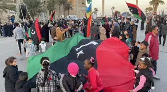 Libyalılar egemenliklerinin 70'inci yılını Şehitler Meydanı'nda kutladı