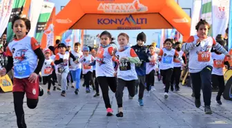 ANTALYA ULTRA TRAİL MARATONU'NDA VATANDAŞLAR TER DÖKTÜ