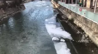 Türkiye'nin en hızlı akan nehri olan Çoruh buz tuttu