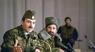 Cevher Dudayev kimdir? Cevher Dudayev askeri ve siyasi kariyeri..