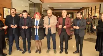 'Diyarbakır'da Yaşayan ve Üreten Ressamlar Buluşması Karma Resim Sergisi' sanatseverlerle buluştu