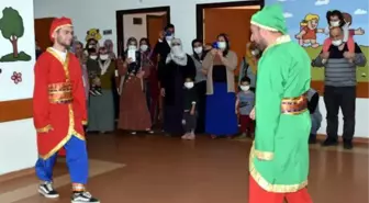 HASTANEDE TEDAVİ GÖREN ÇOCUKLARA HACİVAT VE KARAGÖZ OYUNU