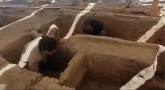 Çatalhöyük'te 8 bin 500 yıllık mermer heykelcik bulundu