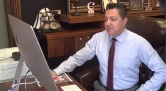 OKÜ Rektörü Turgay Uzun, AA'nın 'Yılın Fotoğrafları' oylamasına katıldı