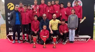 Vanlı atletizmcilerden büyük başarı