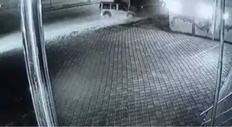 Ağrı'da ticari araç tıra arkadan çarptı: 1 ölü, 1 yaralı