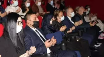 EREN İLE ŞEHİT OLAN BAŞÇAVUŞ GEDİK'İN ANNESİ, OĞLUNUN CANLANDIRILDIĞI FİLMİ İZLERKEN GÖZYAŞLARINA BOĞULDU