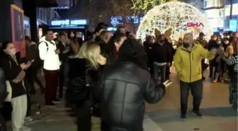 Bağdat Caddesi'nde yılbaşı kutlaması