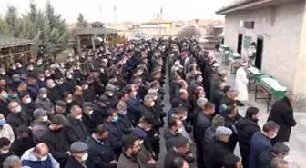 Tabutları yan yana dizildi! Kazada ölen aynı aileden 2'si çocuk 6 kişiye acı veda