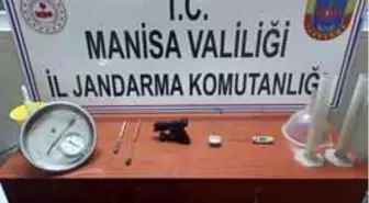 Manisa'da 500 litreye yakın kaçak alkol ele geçirildi