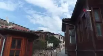 Tarih kokan sokak görenleri mest ediyor