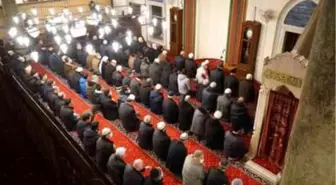 Manisalılar Sultan Camii'nin 500. yılında hatım ve namazda buluştu