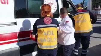 HASTA SEVKİNE GİDEN AMBULANS KAZA YAPTI, 1 SAĞLIKÇI YARALANDI