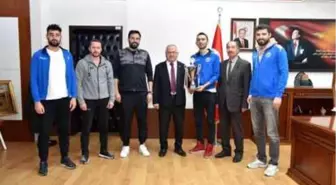 KMÜ erkek basketbol takımı şampiyon oldu