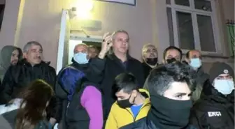 ARNAVUTKÖY'DE SİTE SAKİNLERİ AİDATA ZAM YAPAN YÖNETİMİ PROTESTO ETTİ