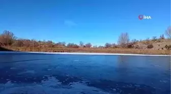 Elazığ'da Sülüklü göl buz tuttu