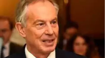 Tony Blair'in 'Sir' unvanının geri alınması için başlatılan kampanya 600 bin imzayı geçti