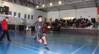 Son dakika! Liseli gençlerin futsal heyecanı