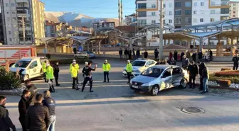 Niğde'de feci kaza: Yolcular camdan yola fırladı