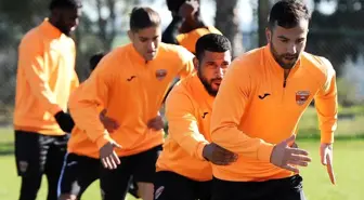 Son dakika haberleri: Adanaspor'da 3 futbolcunun koronavirüs testi pozitif çıktı